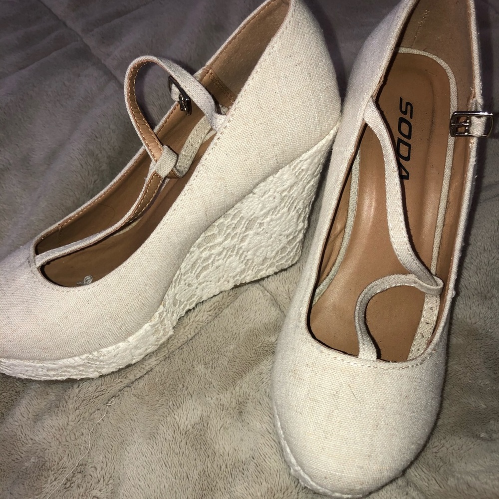 Closed toe Wedges